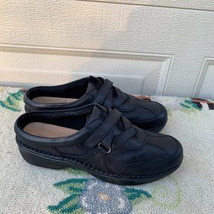 St. John’s Bay Slides Slip On Mules Black Leather Adjustable Strips Women's 7